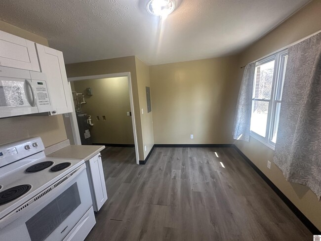 Building Photo - 122 Barcelona Ct