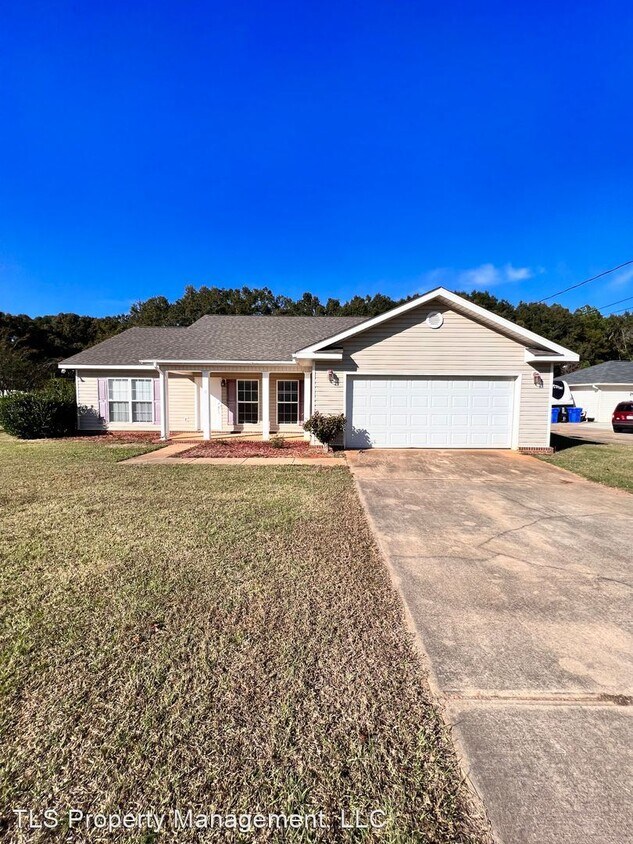 3 br, 2 bath House 67 County Road 276 House Rental in Enterprise