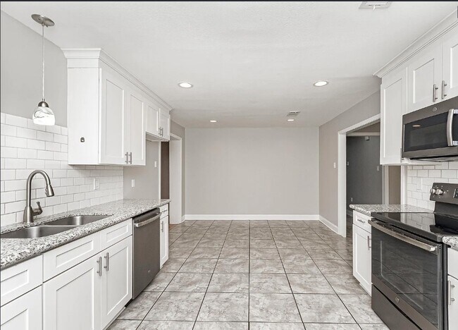 Foto del edificio - 636 Castlewood St