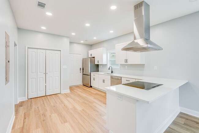 Foto del edificio - 1228 E Park Ave