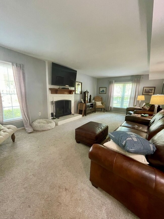 Building Photo - Adorable Home in Raeburn! 3Br/2BA