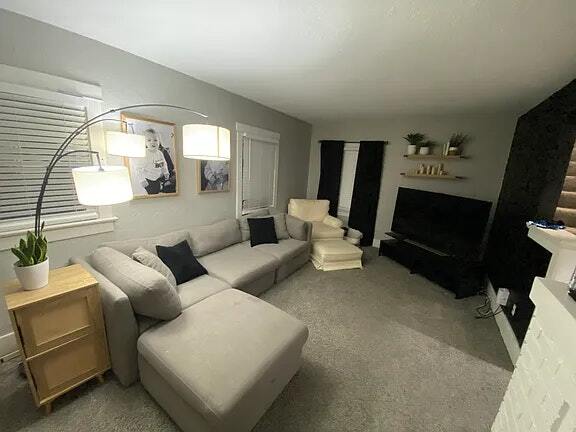 Photo - 563 Broad Blvd House