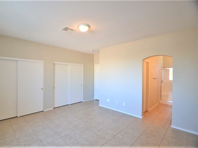 Building Photo - 534 Startop St