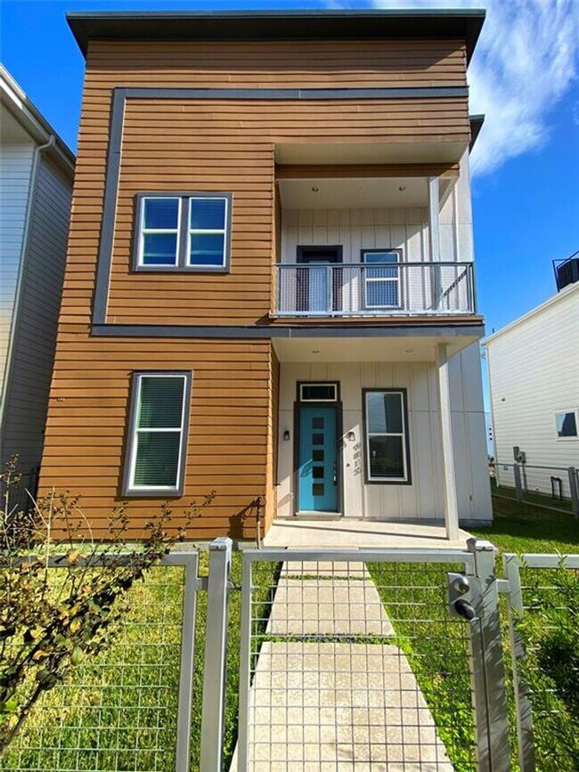Building Photo - Exclusively marketed by Yun Zhang, please ...