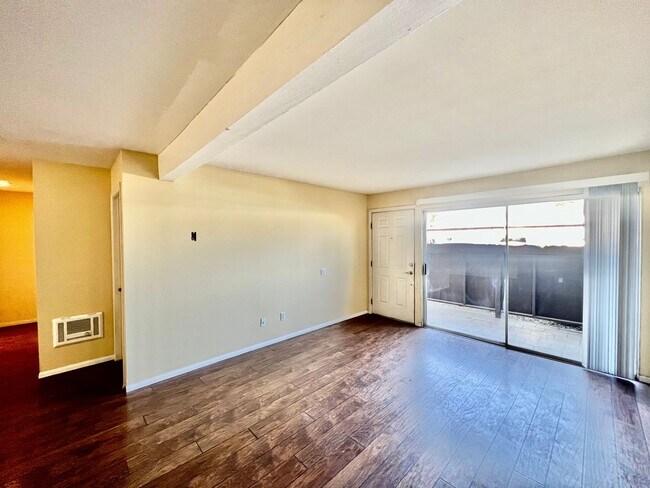 Building Photo - Newly remodeled 2B/1BA w/ 1 Reserved Parki...