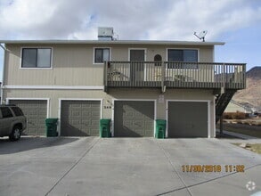 Building Photo - 340 Sweetwater Cir