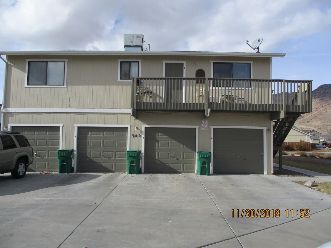 Primary Photo - 340 Sweetwater Cir