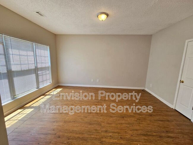 Foto del edificio - 3275 Oakley Pl