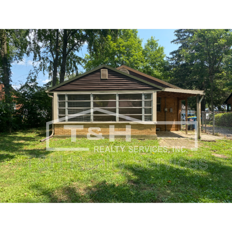 Primary Photo - 5626 Rosslyn Ave