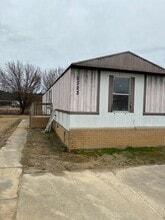 Building Photo - 2323 Wysteria Ln