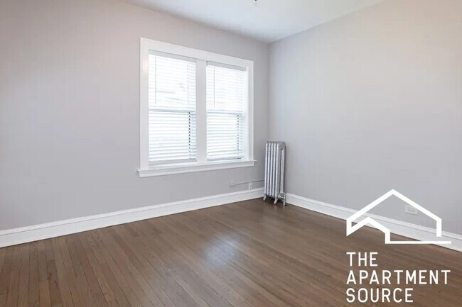 Foto del edificio - 1352 W Carmen Ave