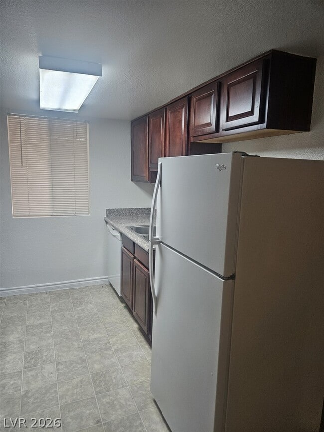 Building Photo - 5060 Indian River Dr