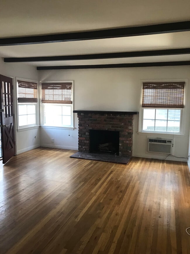 Living Room with Fireplace - 3907 Vineland Ave