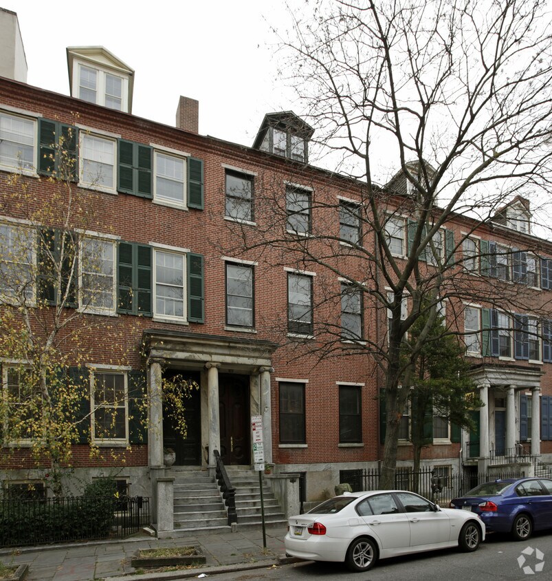 Primary Photo - 902 Spruce St