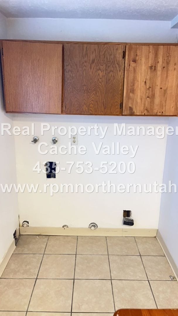 Building Photo - 410 N 200 W