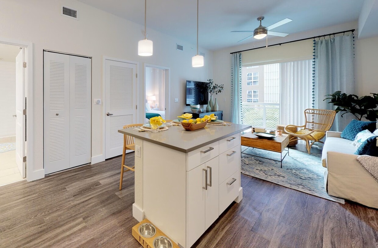 Foto principal - 426 NE 28th St