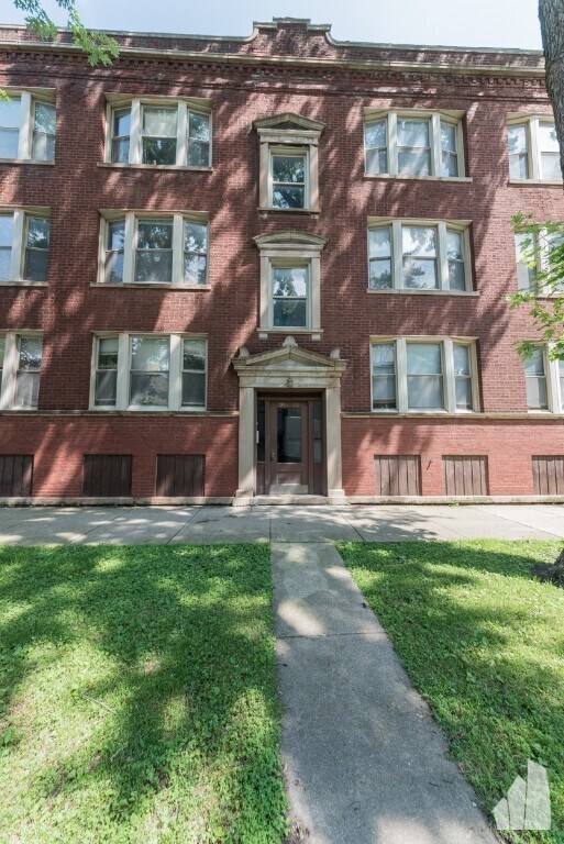 Building Photo - 1954 W Winona St