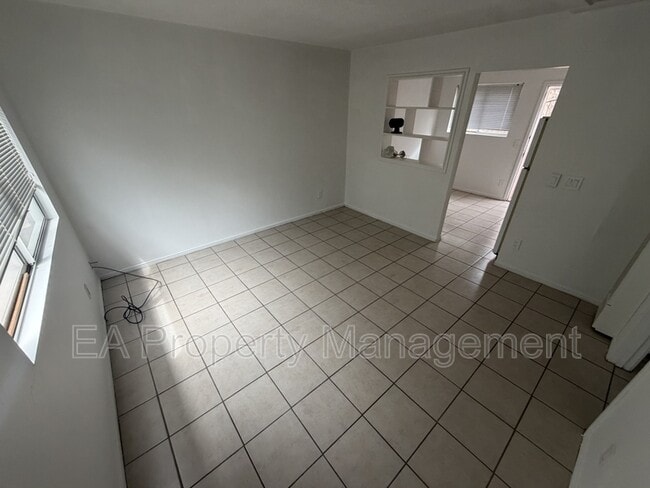 Building Photo - 10108 Comanche Rd NE