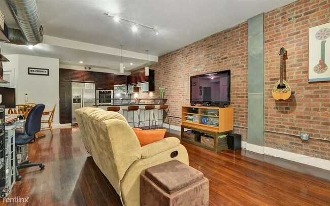 Foto del edificio - 650 Montgomery St