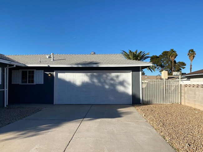 Foto del edificio - SE!!! Single Story Home!!! Long Drive way!...