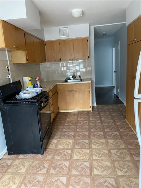 Foto del edificio - 2600 Batchelder St