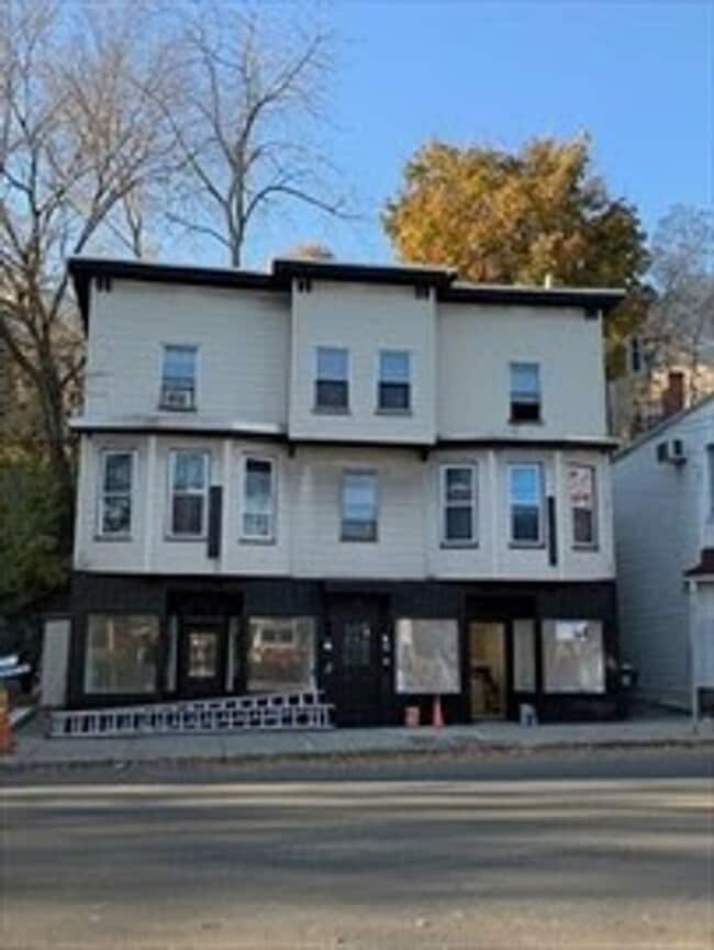 Building Photo - 65 River St