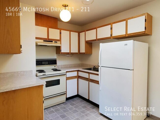 Building Photo - 45669 McIntosh Dr