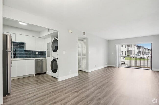 Building Photo - 3210 NW 84th Ave