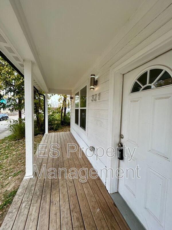 Building Photo - 321 N Kealing Ave