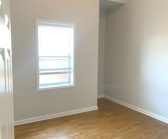 Building Photo - 2618 W Diversey Ave