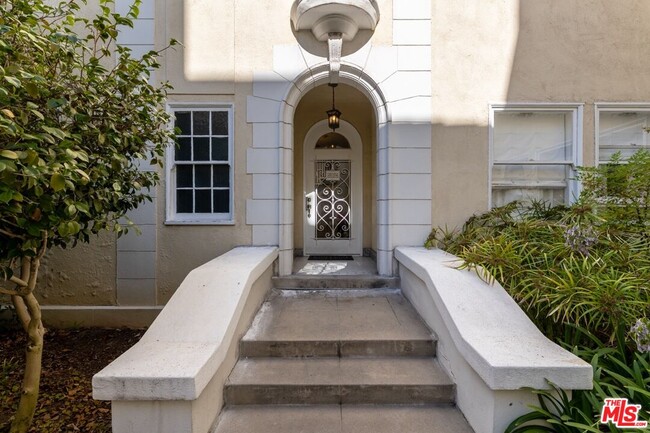 Building Photo - 3400 San Marino St
