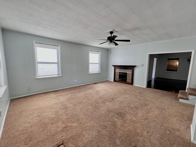 Living Room - 2950 County Road 106