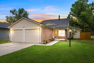 Building Photo - 90 W High Oaks Cir