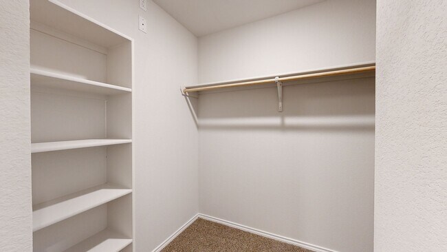 Foto del edificio - LIKE BRAND NEW HOUSE FOR RENT IN TROY!!!