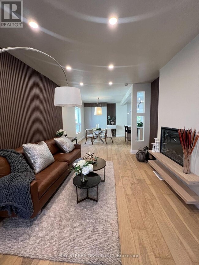 Photo du bâtiment - 396 Emerald St N