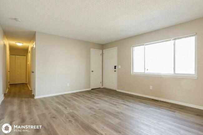 Building Photo - 987 S NEWARK ST, AURORA, CO 80012