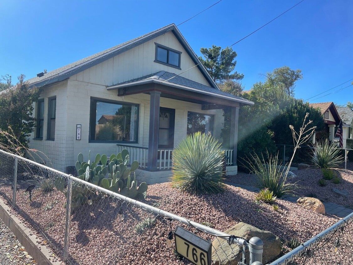 Foto principal - Great Old Town Cottonwood Location - Zoned...