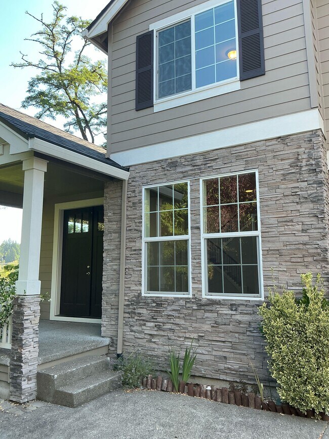 Building Photo - 17391 NW Woodrush Way