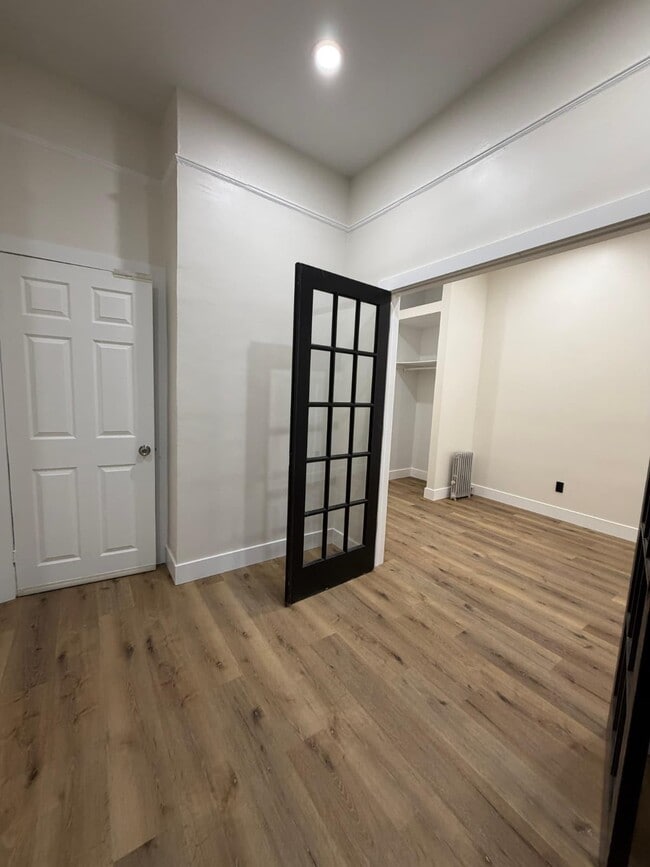 Building Photo - 42 Clerk St