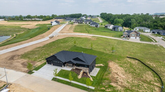 Foto del edificio - 2461 Whisper Woods Ln