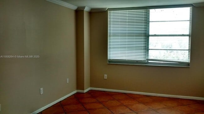 Foto del edificio - 2851 NE 183rd St