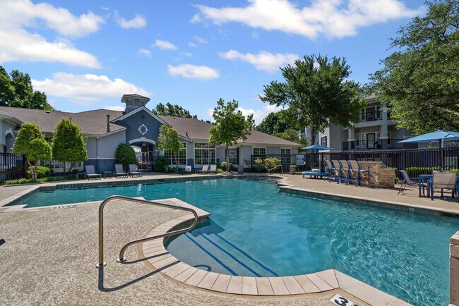 Building Photo - Benton Pointe