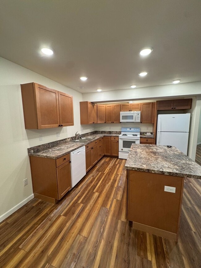 Building Photo - Brand new construction 3 bed near JBER