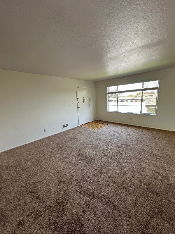 Building Photo - 472 Lincoln Cir