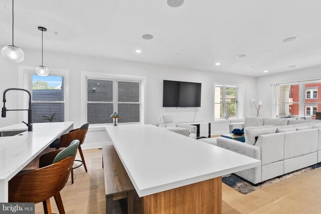 Foto del edificio - 615 Irving St NW