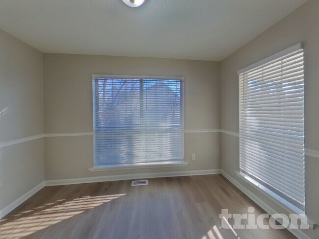 Foto del edificio - 409 Glen Eagle Cir