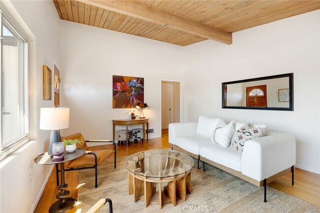 Foto del edificio - 3117 Harmony Pl