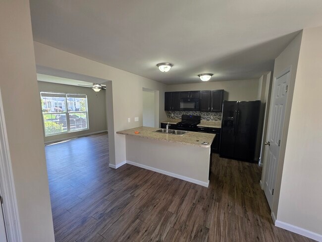 Building Photo - 318 Countryshire Dr