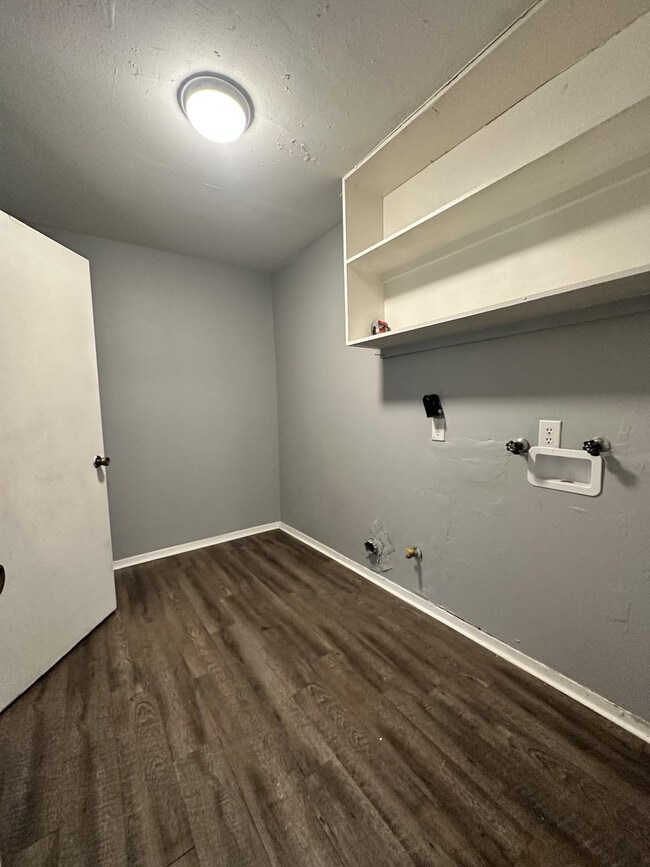 Building Photo - 112 Hemlock Rd