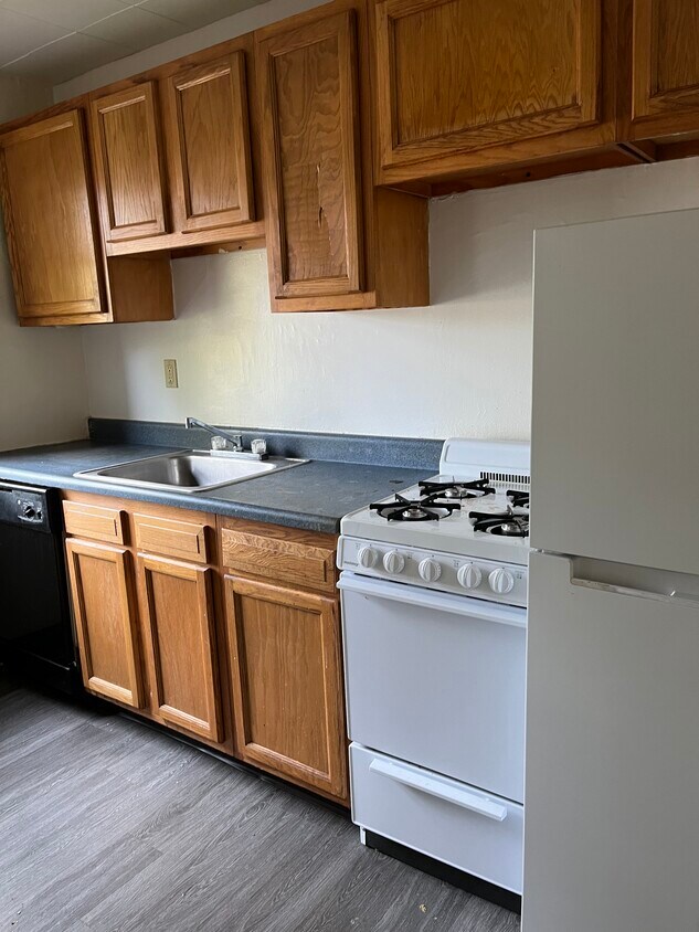Foto principal - 440-444 W 9th St
